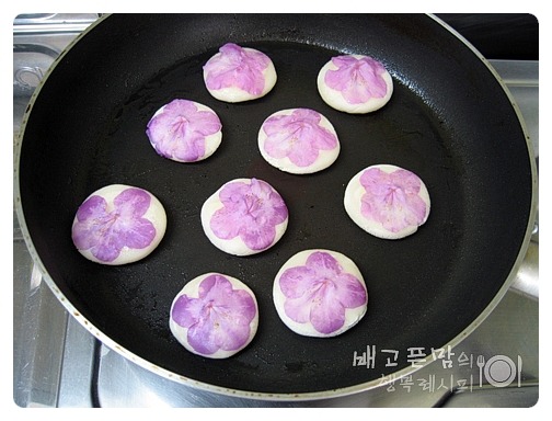 아이들 간식으로 만든..진달래 꽃전