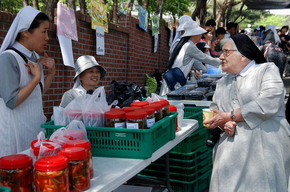 사랑의 기적을 만드는 노틀담수녀회 진달래제