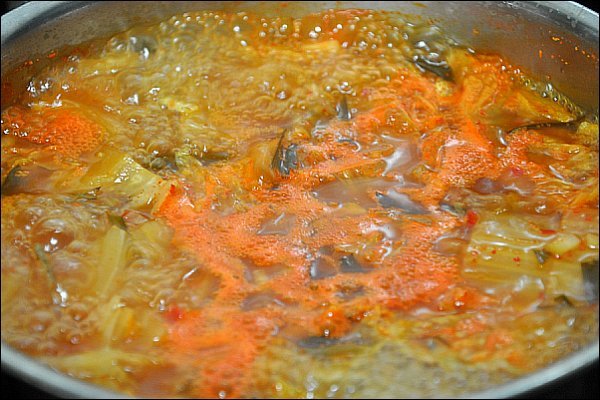 얼큰한 퓨전요리! 돈가스 김치찌개