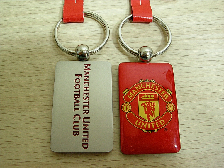 New Manchester United Fc Official Metal Keyring Keychain Key Ebay