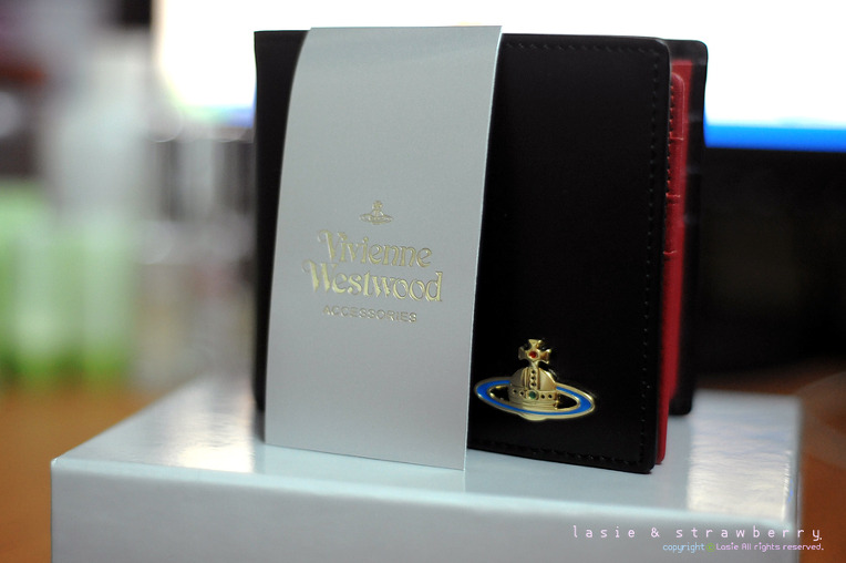 VIVIENNE WESTWOOD (비비안웨스트우드) Nappa Carf nero/rosso 단지갑