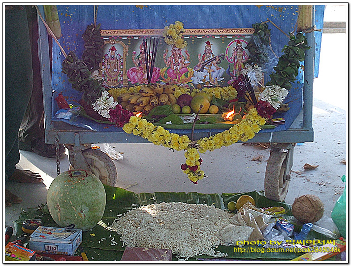 인도에는 기계가 쉬는 공휴일도 있다~