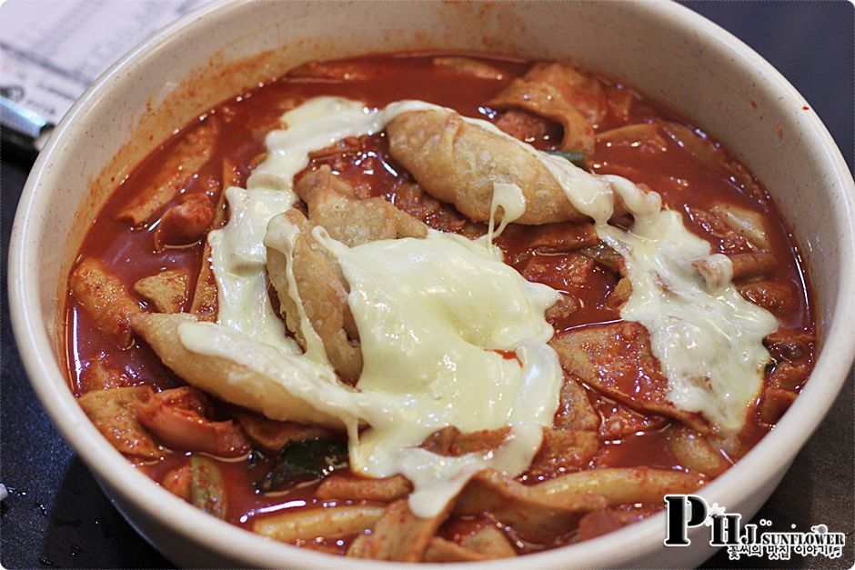 신당맛집-연예인들과 매스컴에서 인정한 매운 떡볶이 -엽기떡볶이