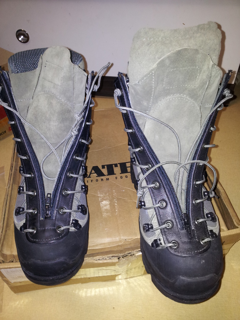 bates men's tora bora alpine hiking boots