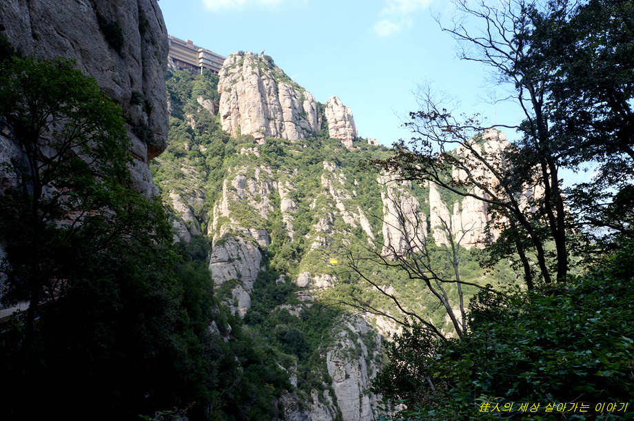산타 코바(Santa Cova)에 이르는 길(몬세라트) 그리고 검은 성모상