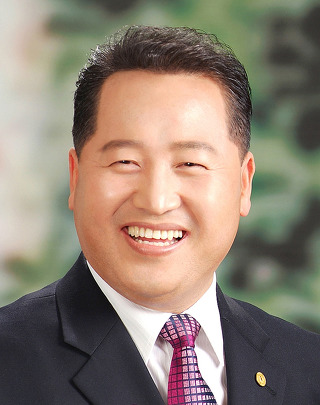 이창호칼럼_중국양회와 새물결