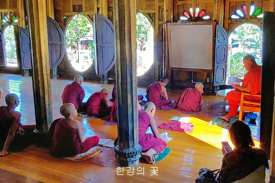 쉐양삐 수도원(Shwe Yan Pyay Monasstery)-1
