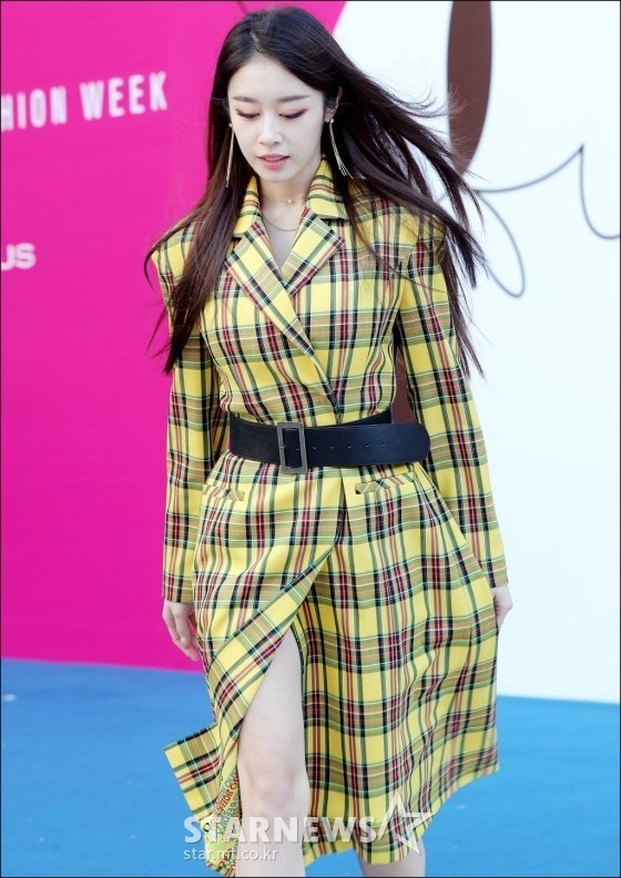 티아라 지연