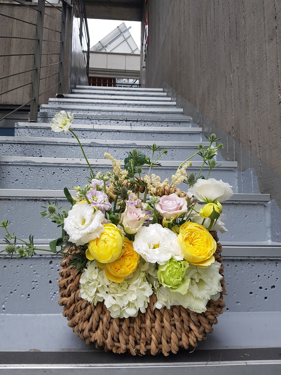 꽃바구니를 든 친구(2018년 6월 11일)