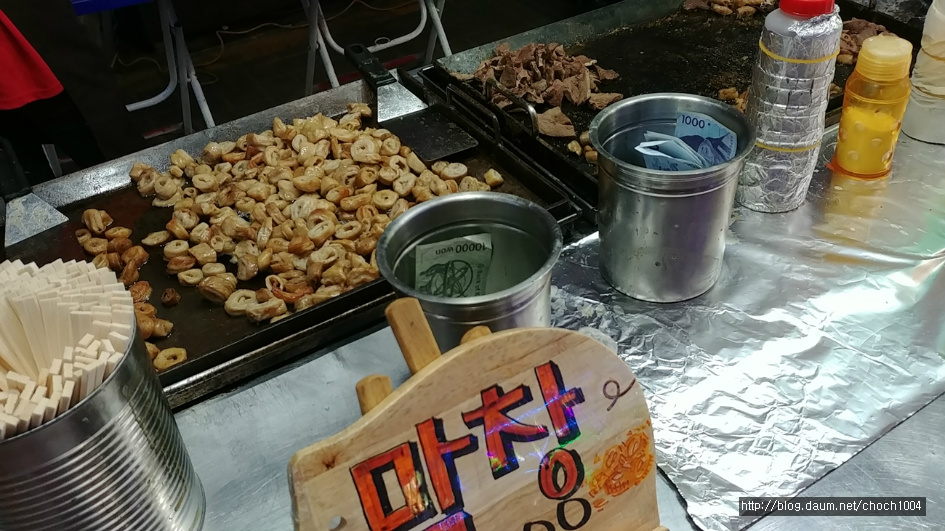 낮에는 재래시장, 밤에는 야시장으로~